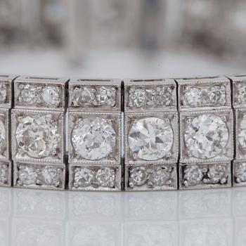 An Art Deco old-cut diamond bracelet. Total carat weight circa 11.00 cts.