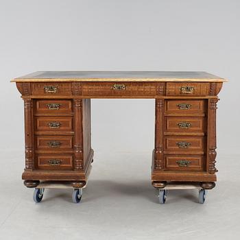 SKRIVBORD, nyrenässans, sent 1800-tal.