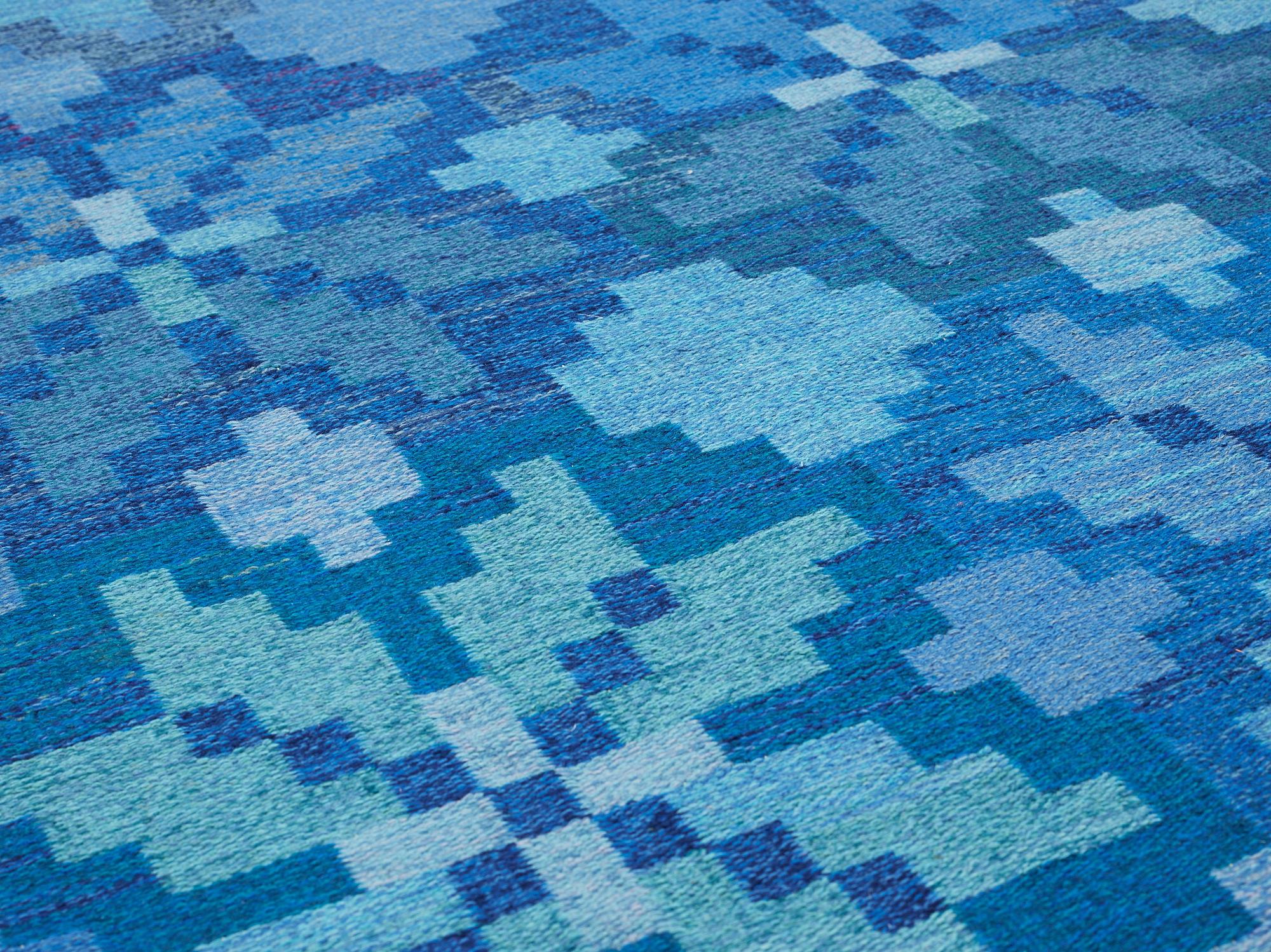 CARPET. Flat weave. 337,5 x 256,5 cm. Signed B. Sweden around 1970.