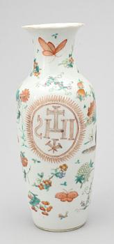 VAS, porslin, Kina, 1800-tal.