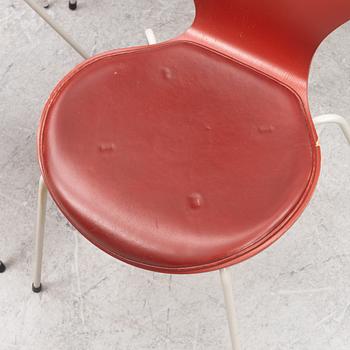 Arne Jacobsen, stolar, 6 st, "Sjuan", Fritz Hansen, Danmark, 1995.