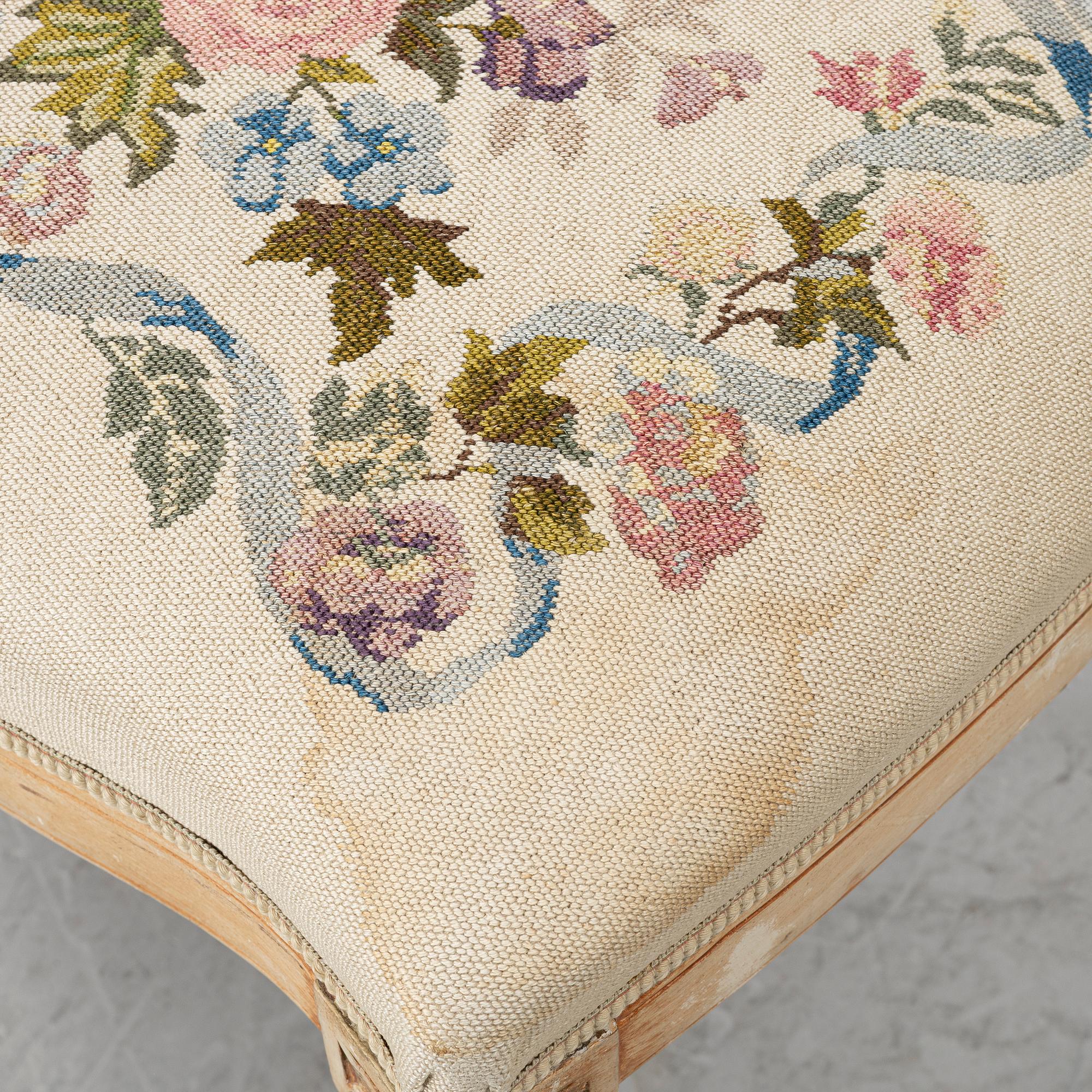 Four chairs, Louis XVI style, 20th century.