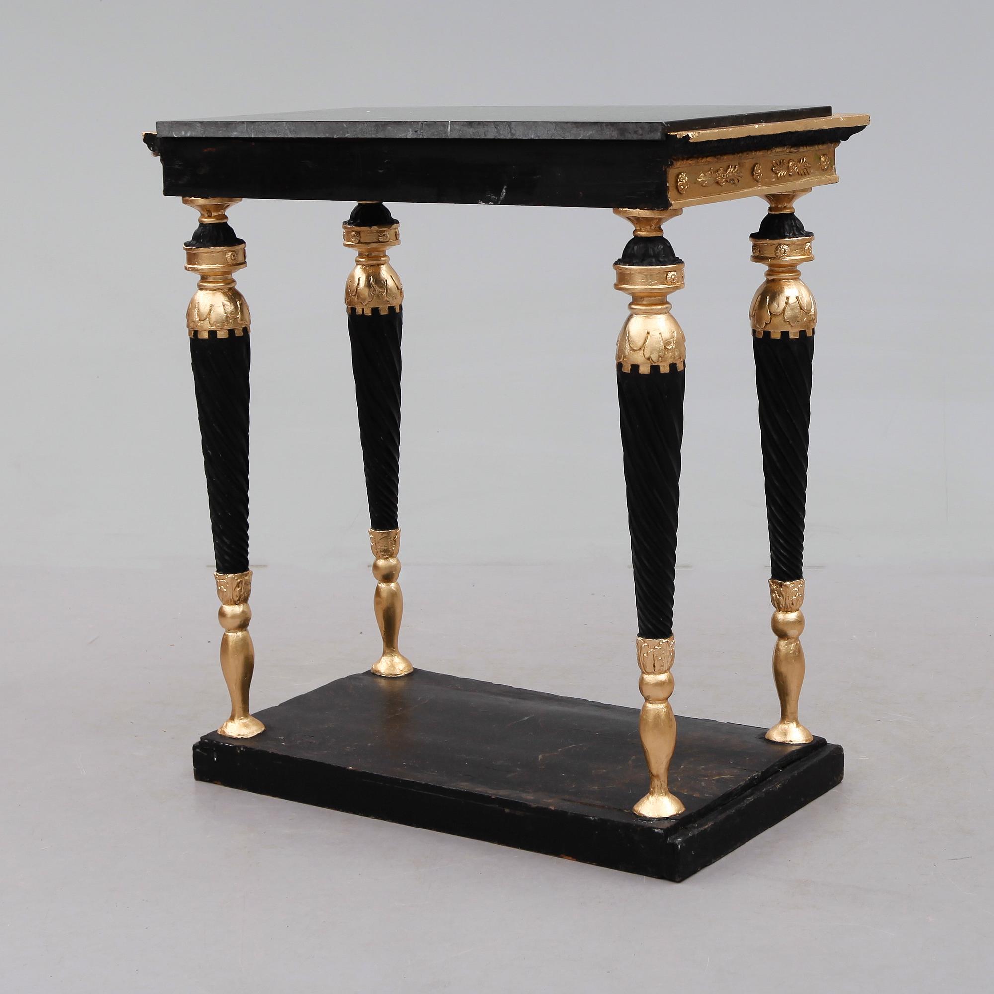 KONSOLBORD, sengustavianskt, omkring år 1800.