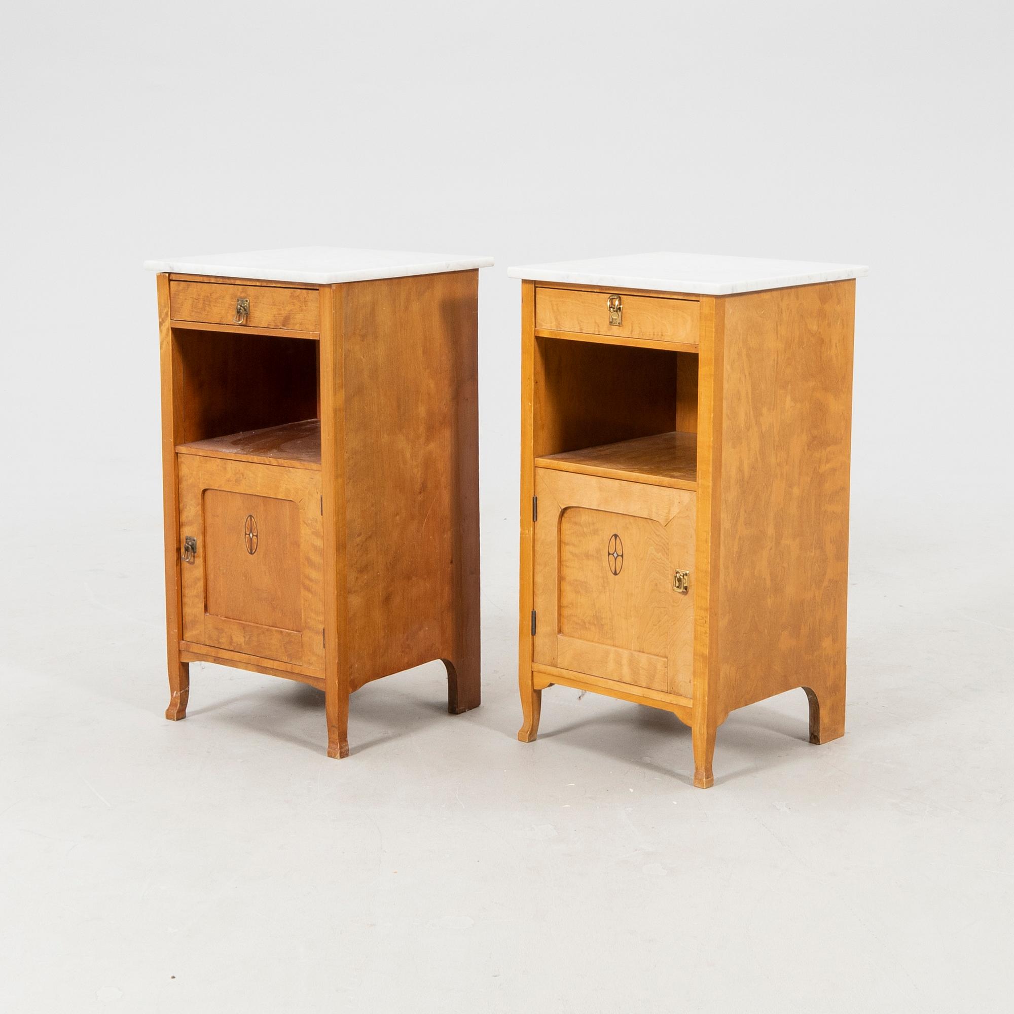 Sängbord 1 par, tidigt 1900-tal.