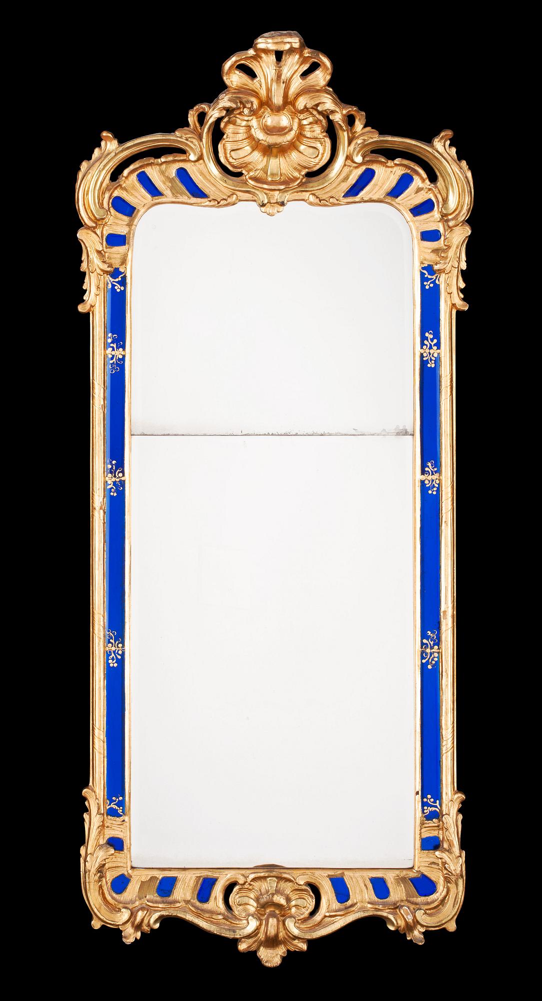 SPEGLAR, ett par, av Ehrhart Göbel 1760 (spegelmakare i Stockholm 1744-64). Rokoko.
