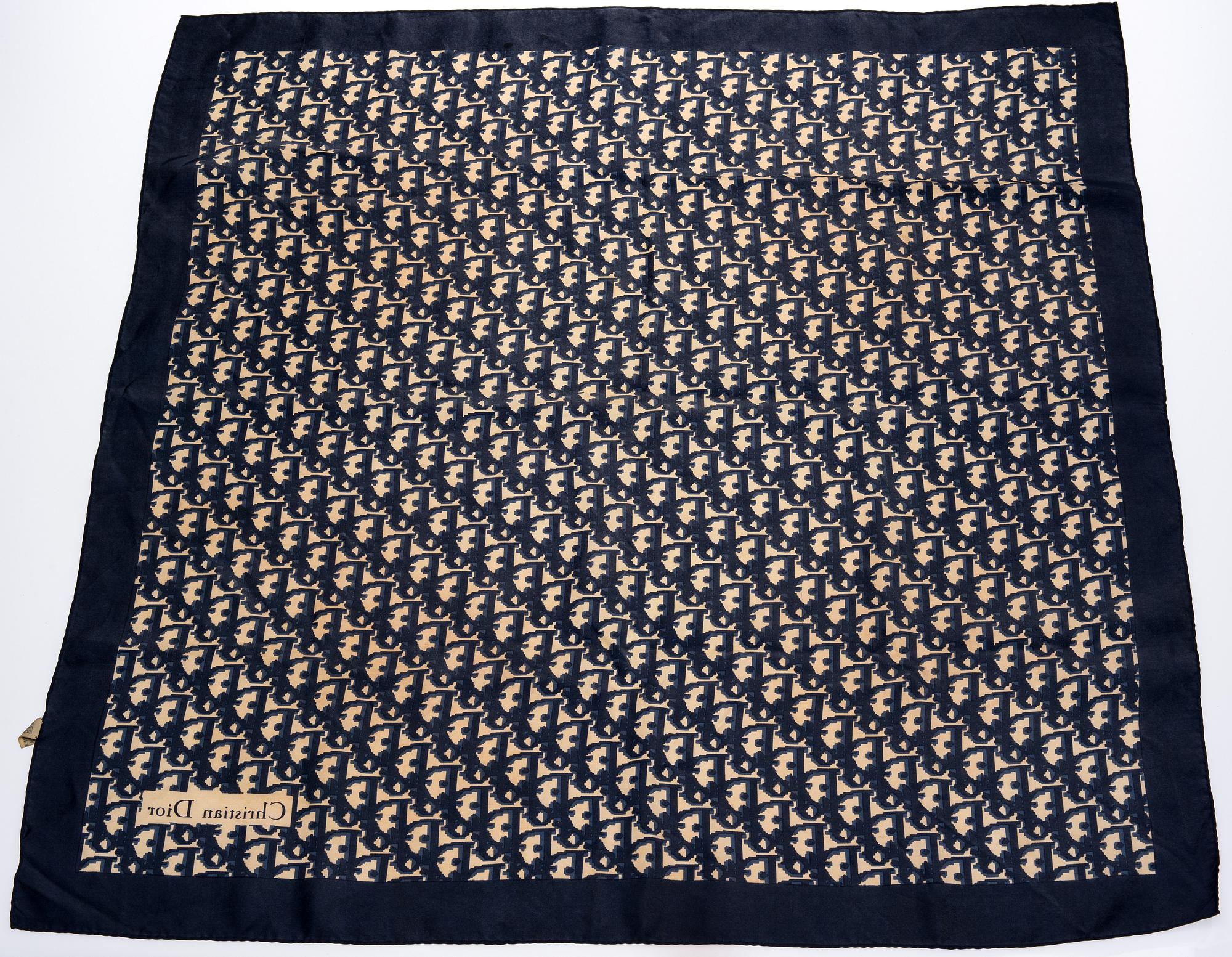SCARFAR, 2 st, Christian Dior.