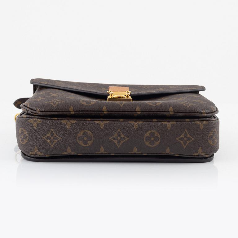 Louis Vuitton, a 'Pochette Metis' handbag with extra shoulder strap, 2020.