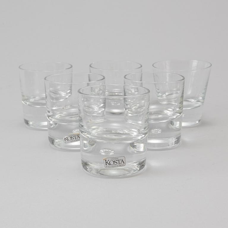 WHISKEYSTÄLL, 2 st svartek från Riksvasa, med GLAS, 6 st, glas, Kosta, 1900-tal.