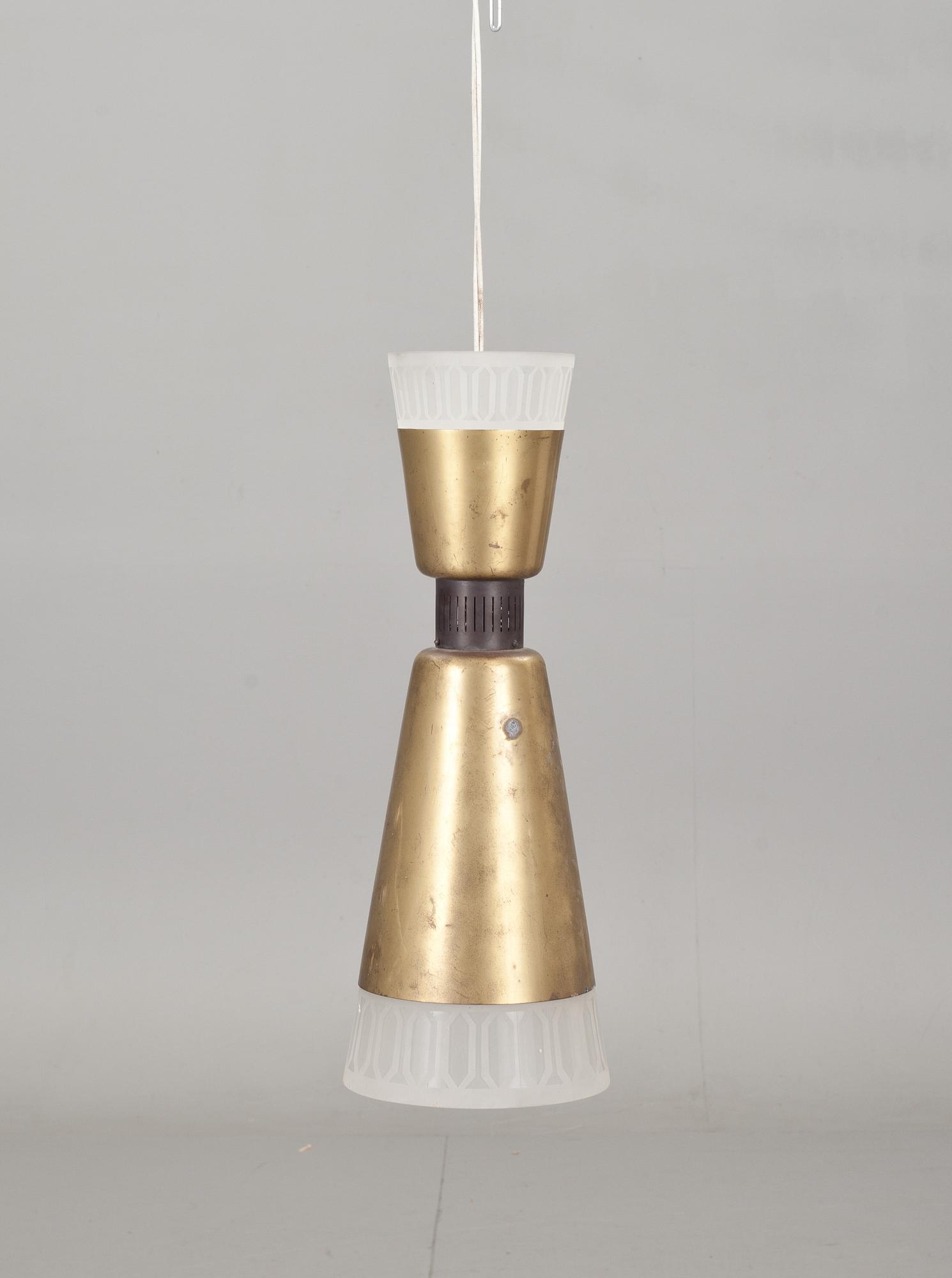 TAKLAMPA, 1900-talets mitt. Höjd 54 cm.