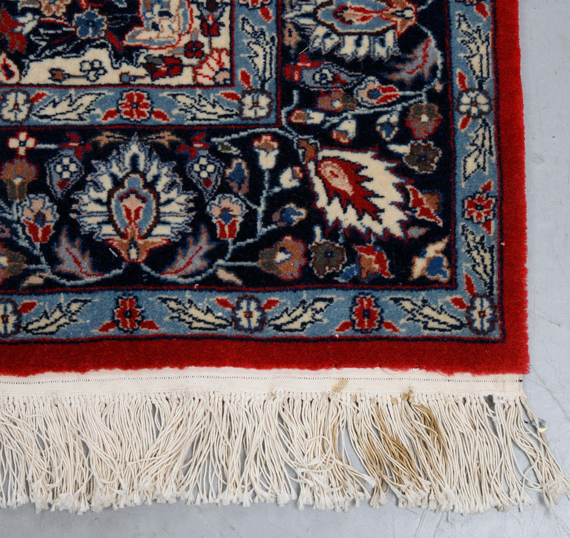 Matto, oriental, ca 190 x 126 cm.