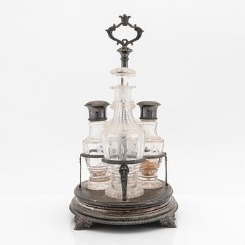 Gustaf Möllenborg, Bordssurtout, silver, för 2 karaffer samt 2 ströare, Stockholm, 1831.