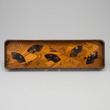 A Japanese tray, Meiji period (1868-1912).