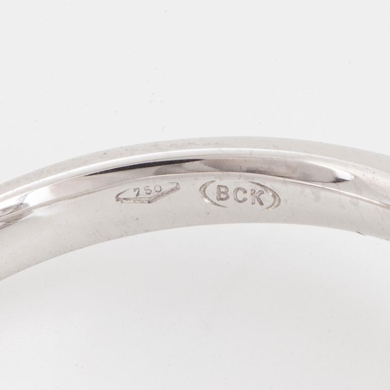 RING, med prinsesslipad diamant 1,50 ct, certifikat IGI.