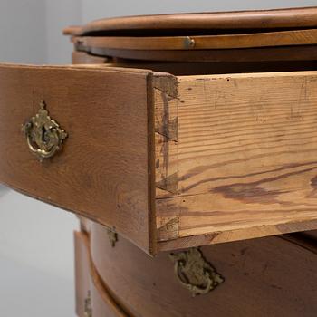 A 18th century Baroque chest of drawers.