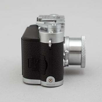 Digital Classic Camera Leica M3, Minox.