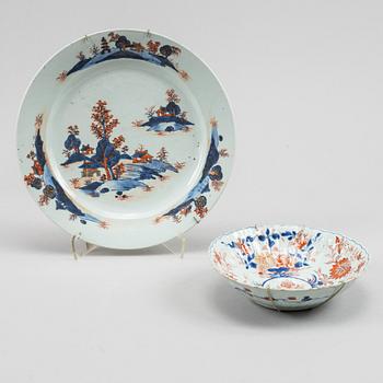 An imari dish and an imari bowl, Qing dynasty, Qianlong (1736-95).