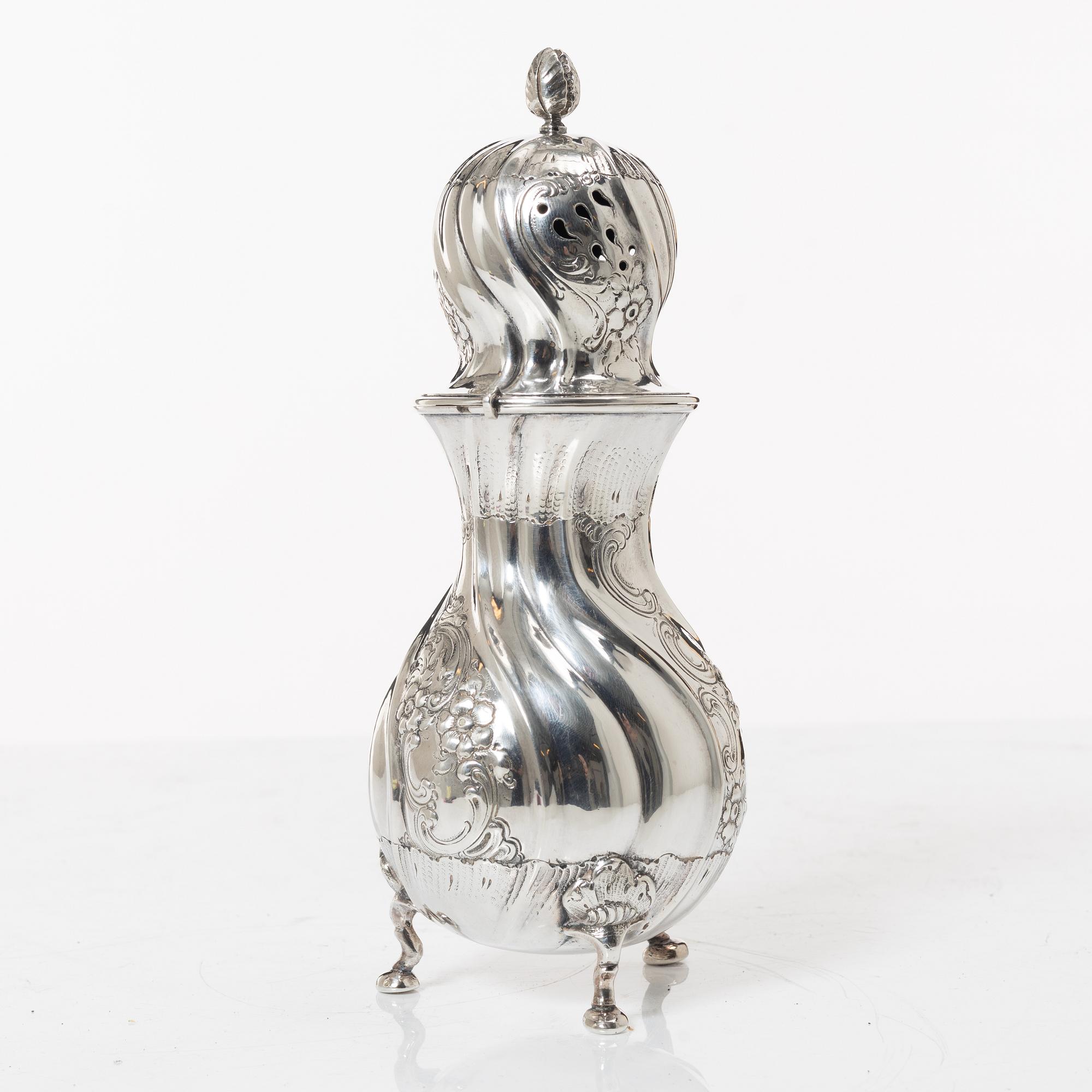 Sockerruska, silver, rokokostil, Danmark omkring år 1900.