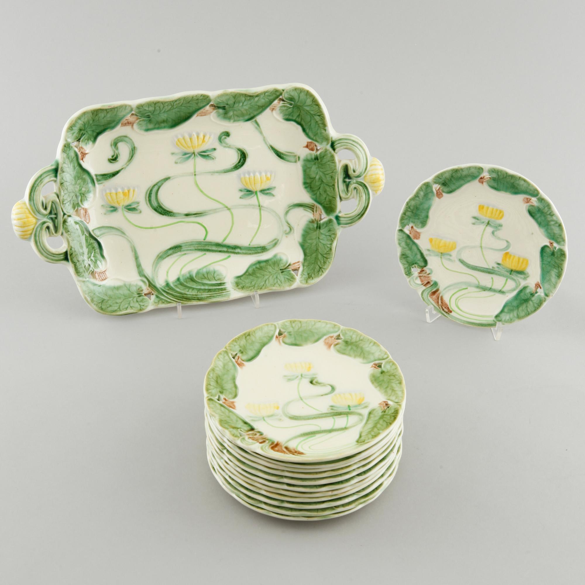 ASSIETTER, 12 st, samt FAT, flintgods, jugend, Villeroy & Boch, Niederlassung Schramberg, märkning mellan 1883-1900.