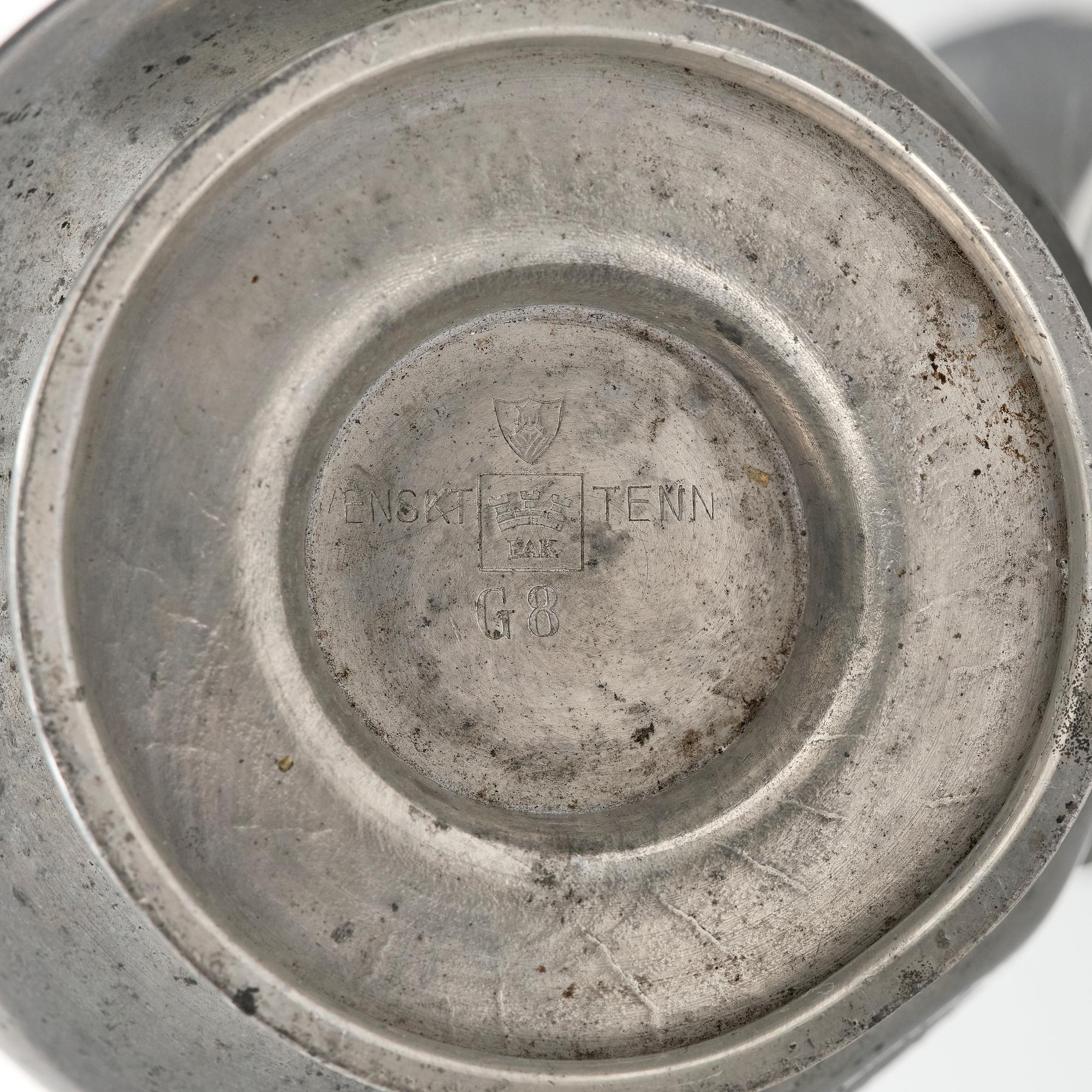 Nils Fougstedt, a set of two vases, Fabriksaktiebolaget Kronsilver, Stockholm, 1933-34.