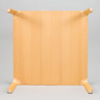 Alvar Aalto, soffbord, MX800B, Artek. Modellen formgiven år 1954.