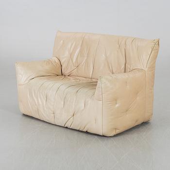 A 20TH CENTURY SOFA.