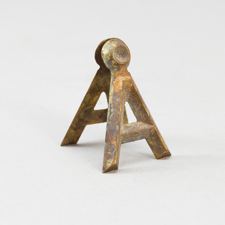 BOKSTÄVER OCH SIFFROR I METALL, 1900-talets första hälft.