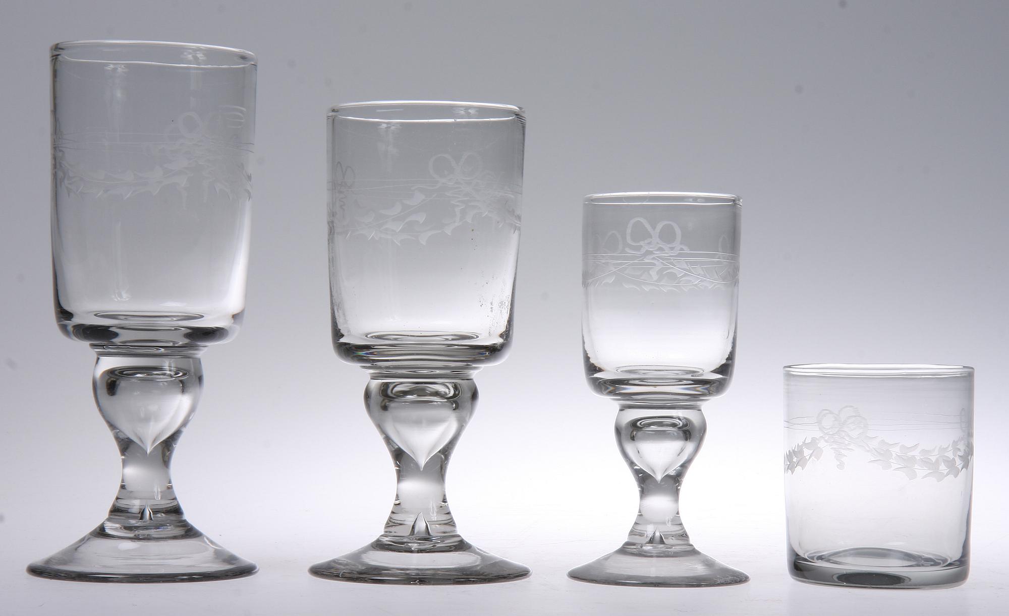 GLASSSERVISDELAR, 41 st, "Antik", Reijmyre.