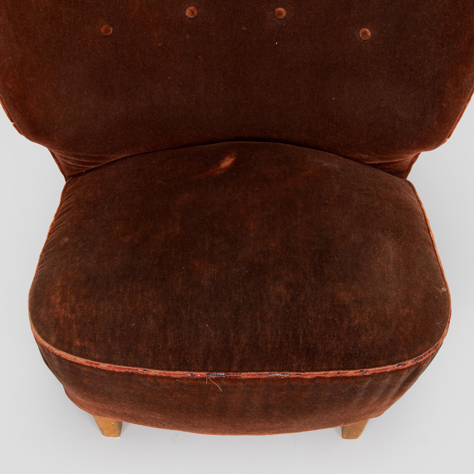 A mid-20th century armchair.