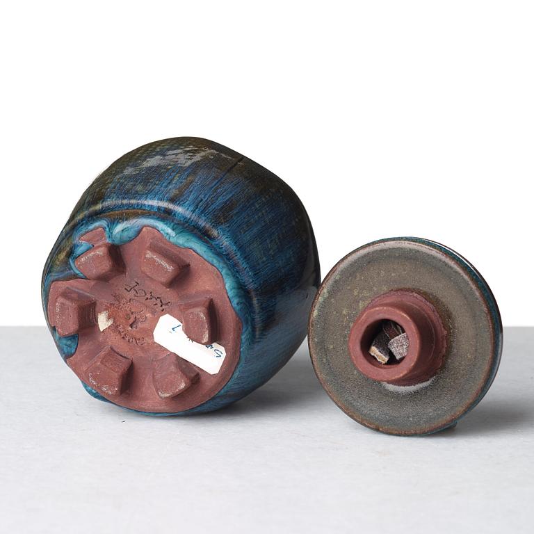 Wilhelm Kåge, urna med lock samt skål på fot, "Farsta", Gustavsbergs studio, bl a 1956.