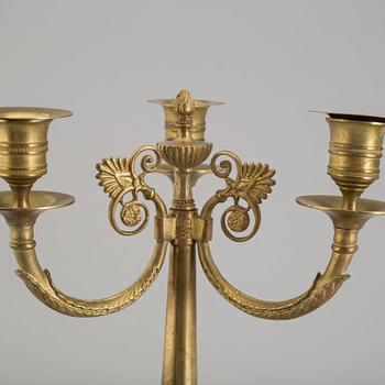 KANDELABRAR, ett par, mässing, Karl Johan, 1800-talets början.