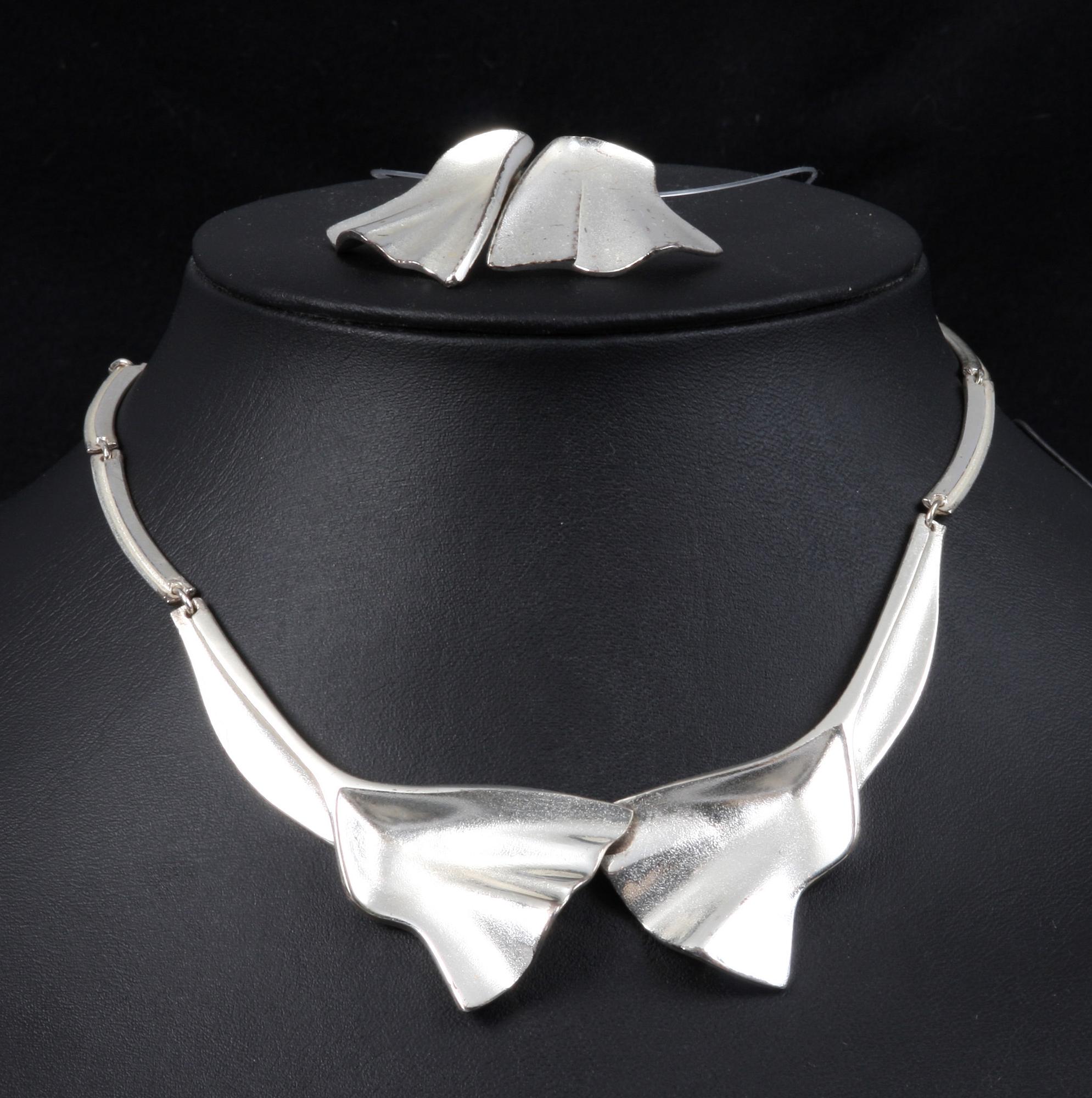 HALSBAND samt ÖRHÄNGEN, ett par, sterlingsilver, Lapponia, Finland. 1988.