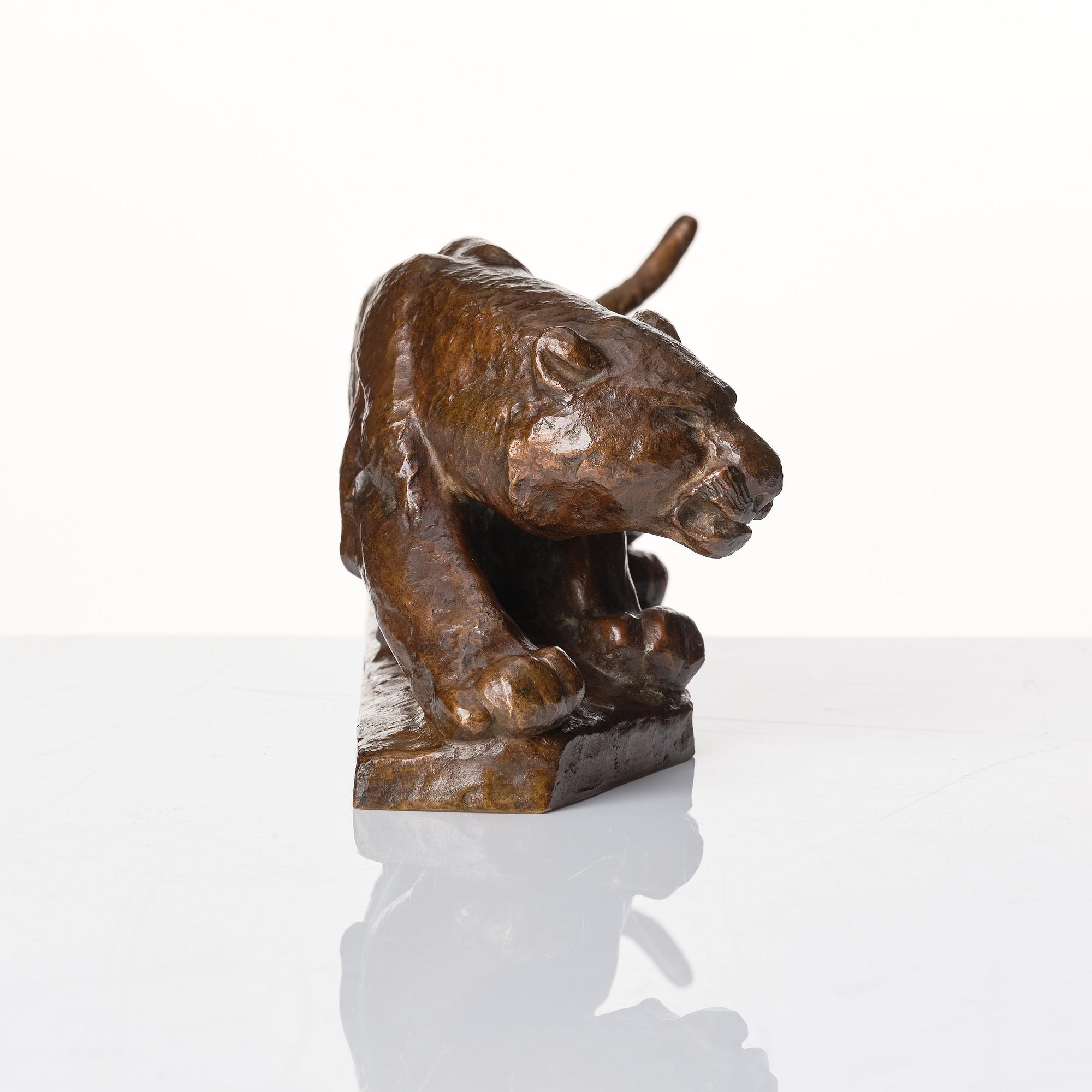 Jussi Mäntynen, Smygande lejon.