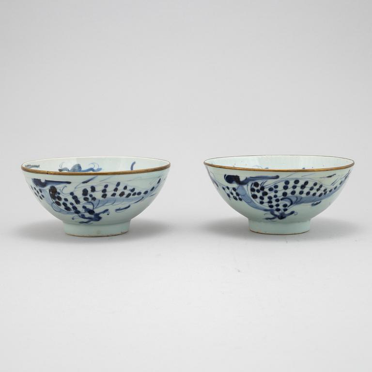 A pair of blue and white Japanese porcelain bowls, Meiji (1868-1912), 19th century.