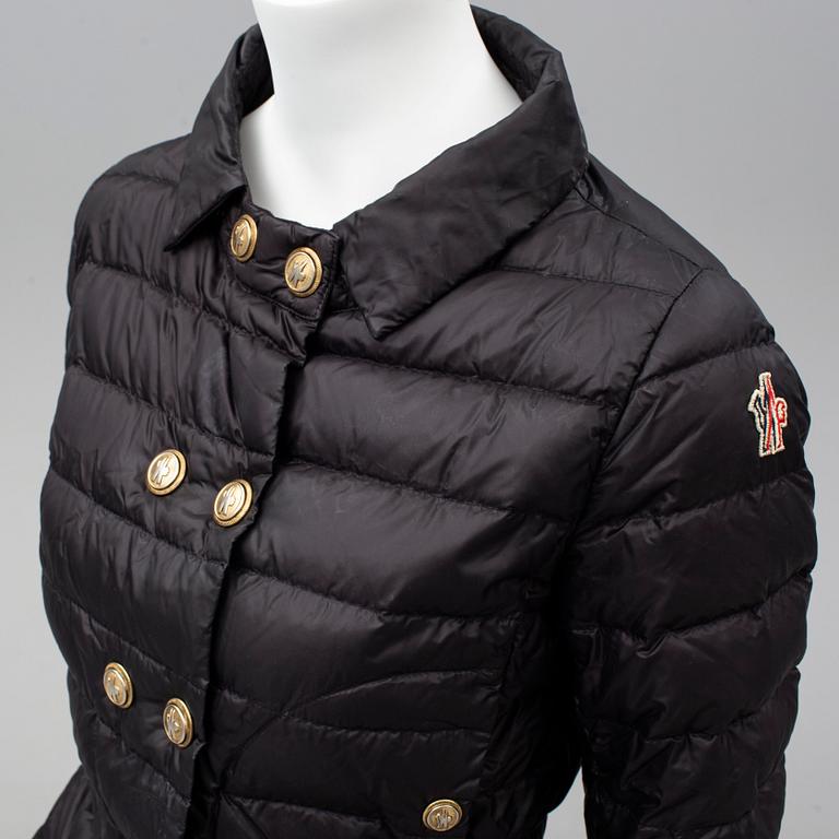 MONCLER, dunjacka, storlek 2.