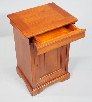 SÄNGBORD, ett par, Consorzio Mobili, Italien, 1900-talets andra hälft.