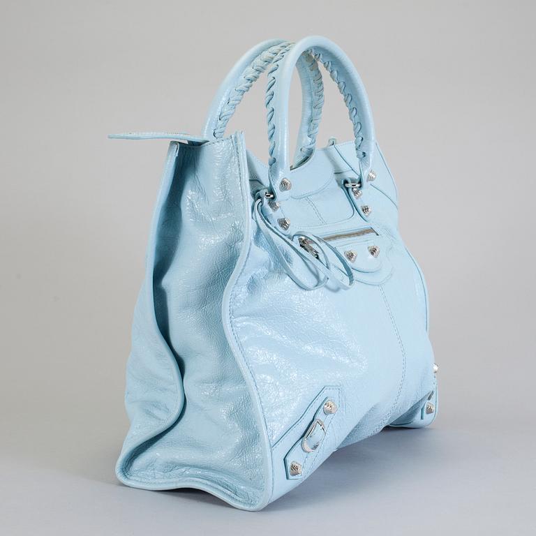 VÄSKA, "Giant Monday", Balenciaga.