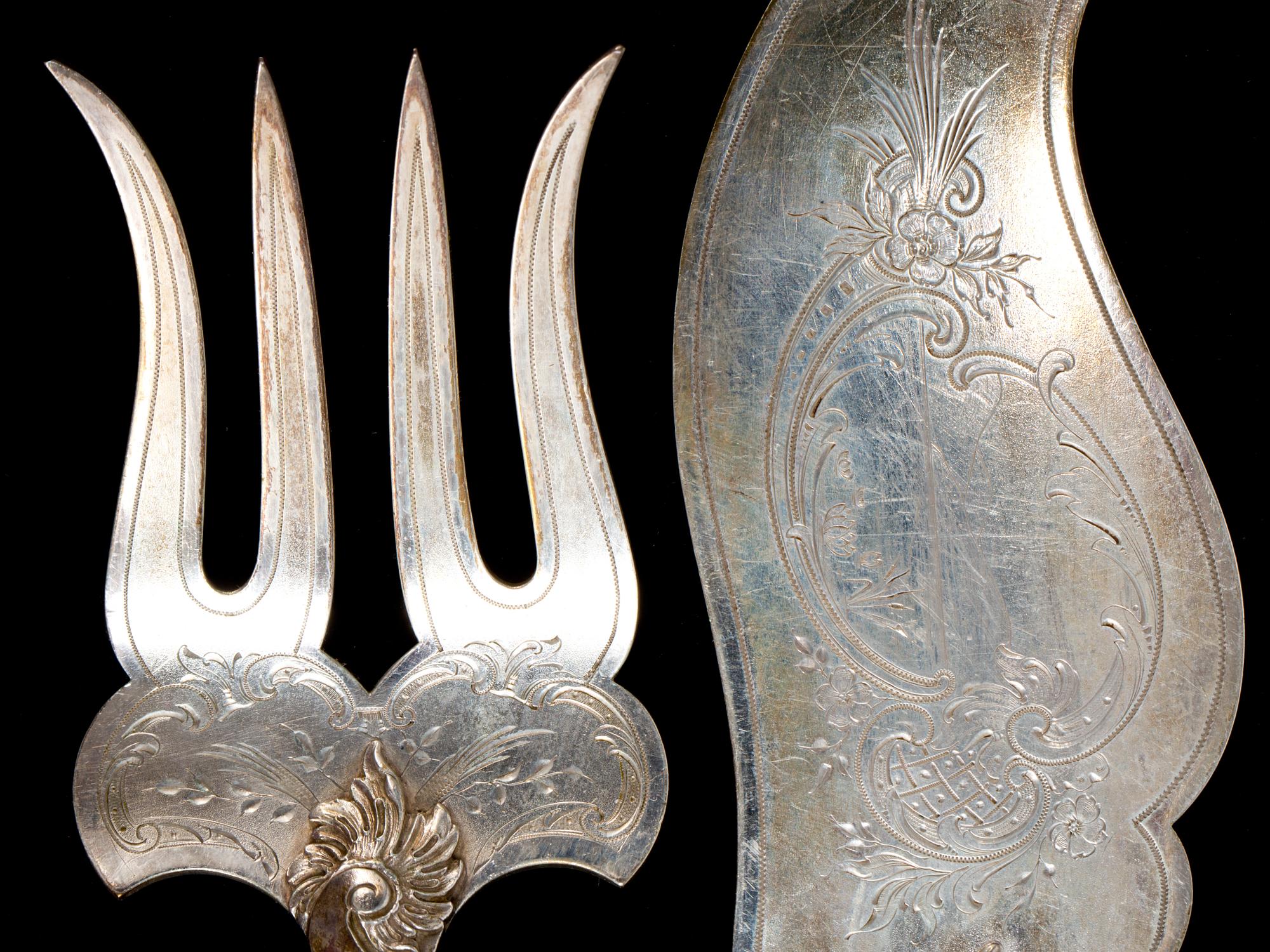 TÅRTBESTICK, i etui, silver, troligen tidigt 1900-tal.