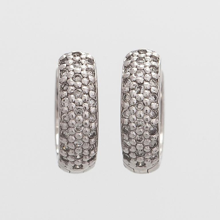 Korvakorut, briljanttihiotut timantit, 14K valkokultaa.