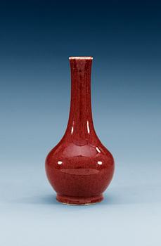 1550. A flambé glazed vase, Qing dynasty, presumably 18th Century. With seal mark in underglaze blue.