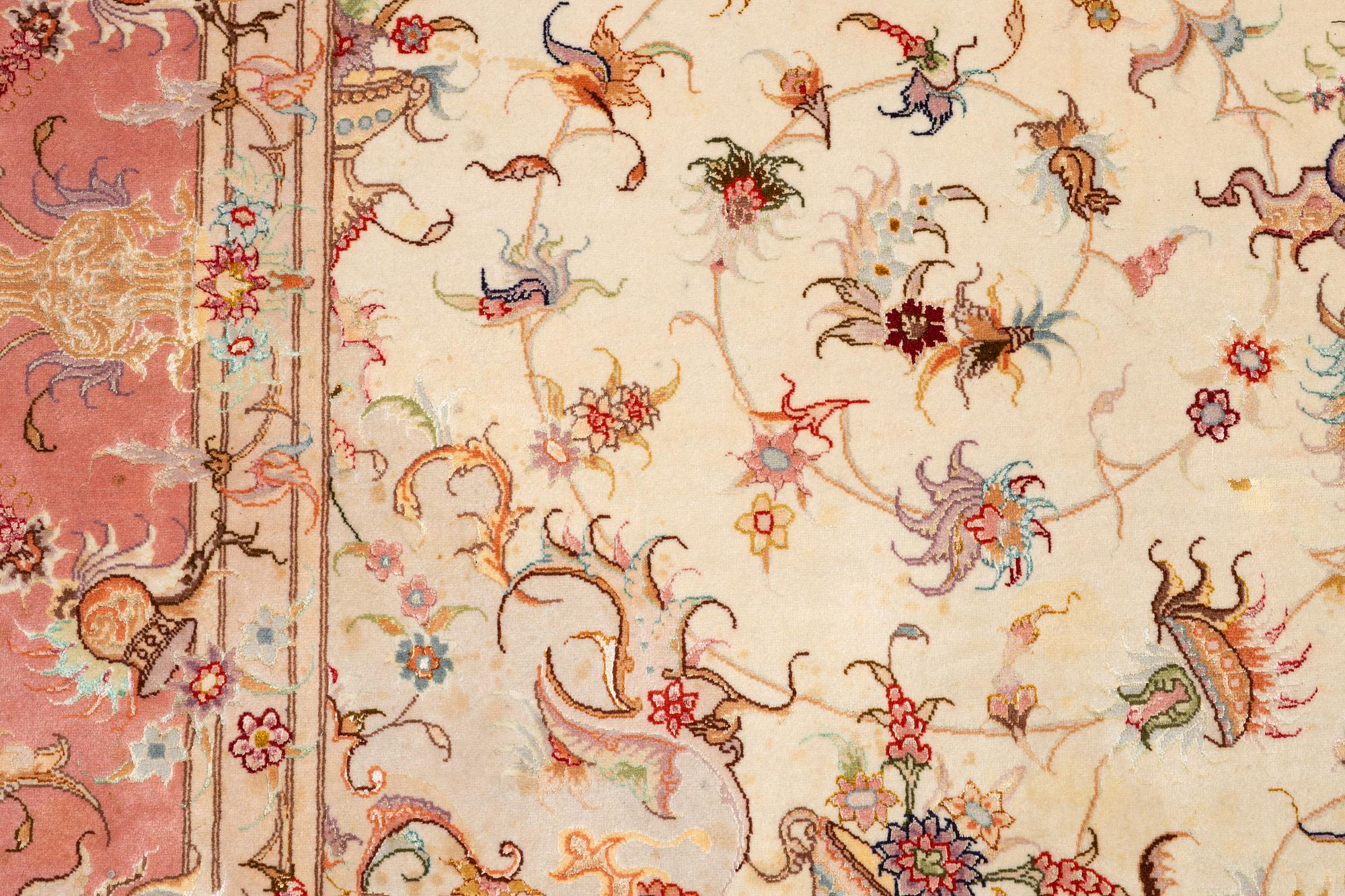 Rug, Tabriz, approx. 305 x 203 cm.