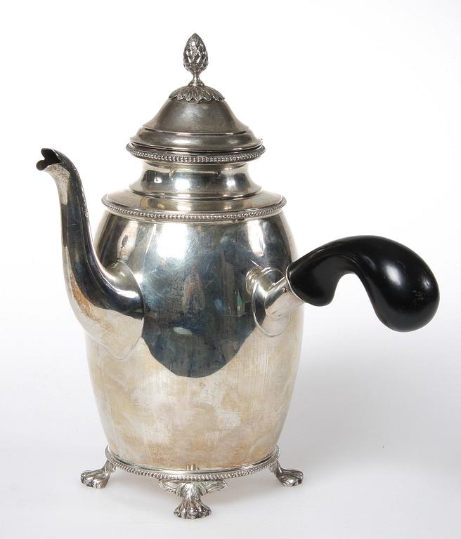 KAFFESERVIS, 3 delar, silver, delvis Carl Fredrik Hallengren, Malmö, 1917. Ca 1380 g.