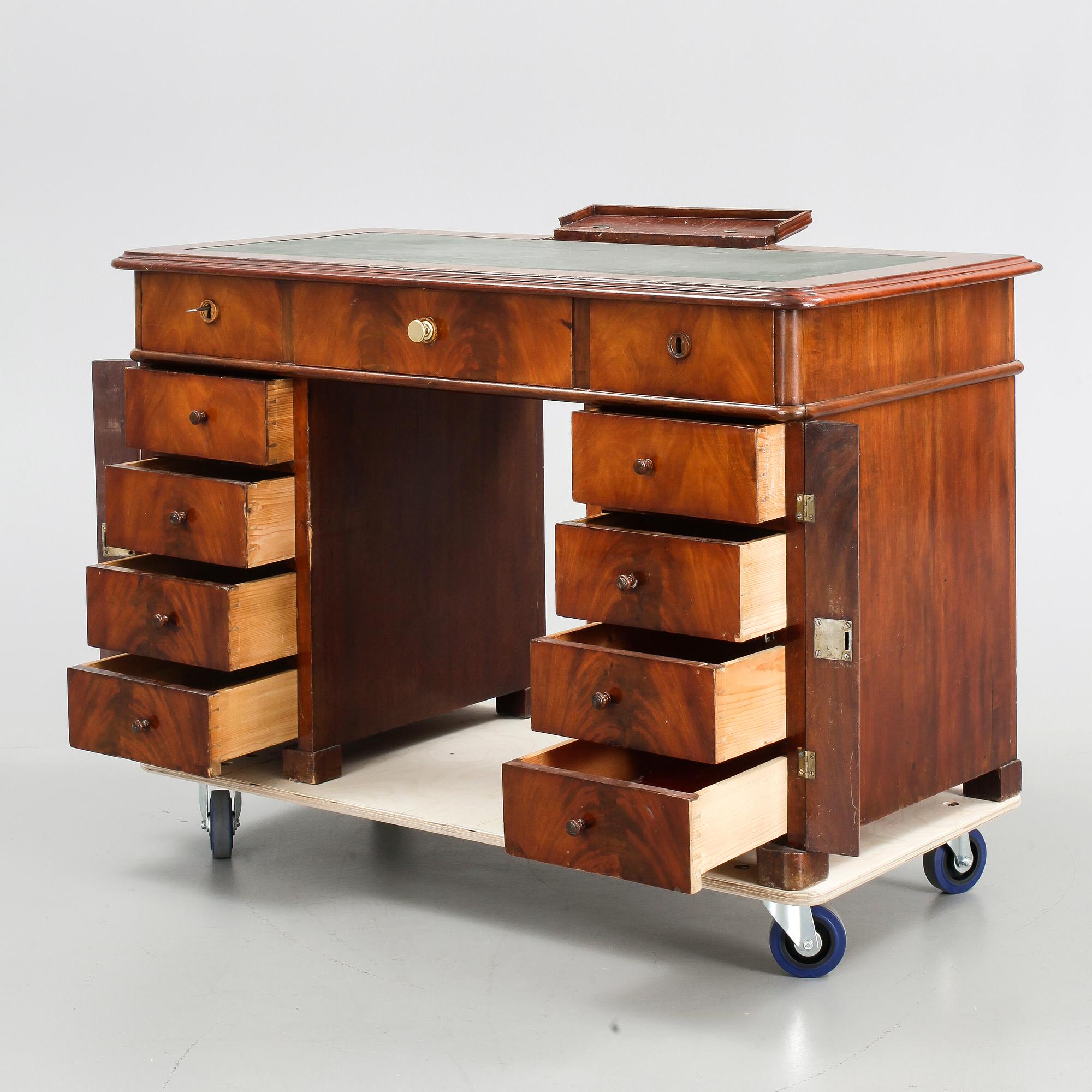 SKRIVBORD, 1800-tal.