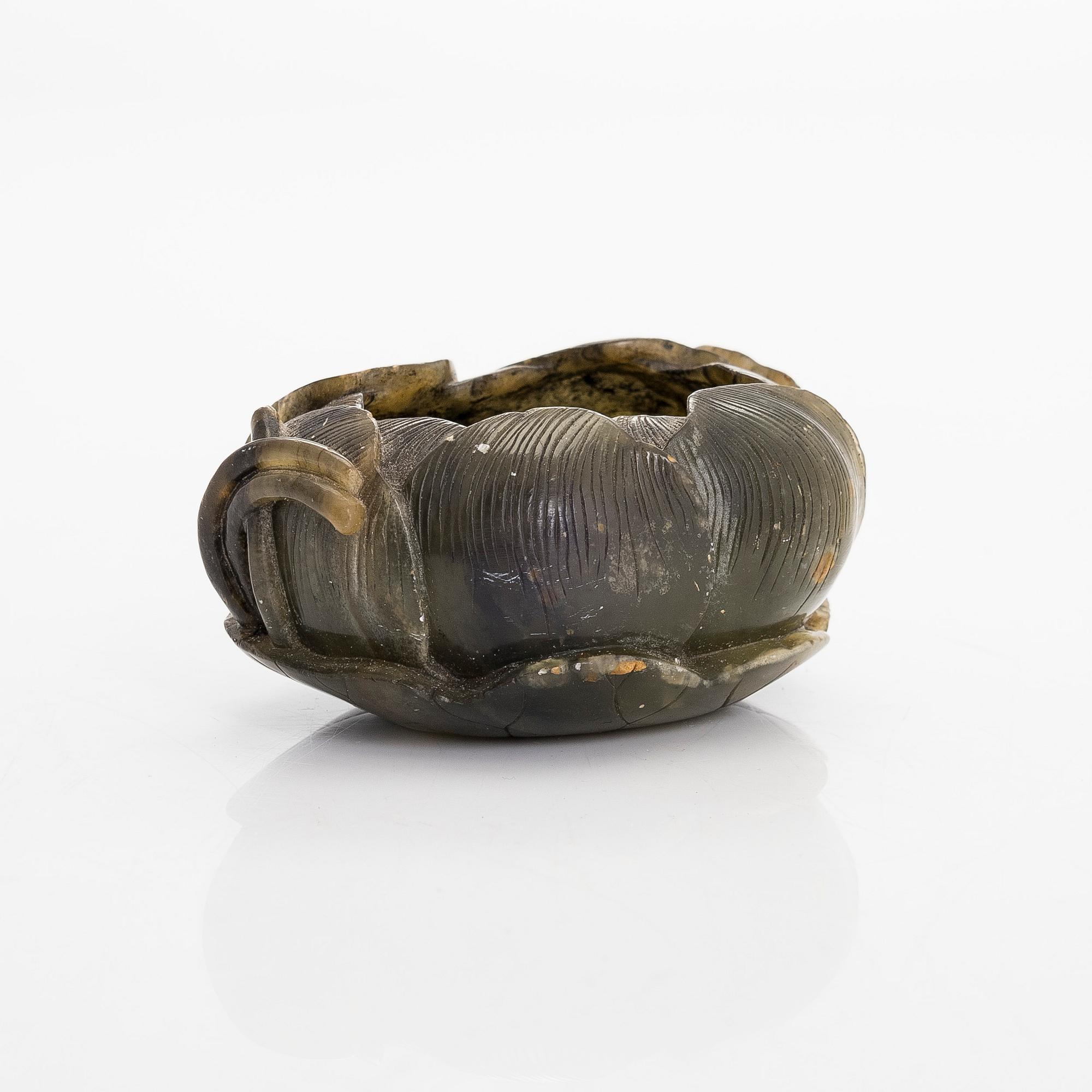 A lotus brush washer. China, 20th century.