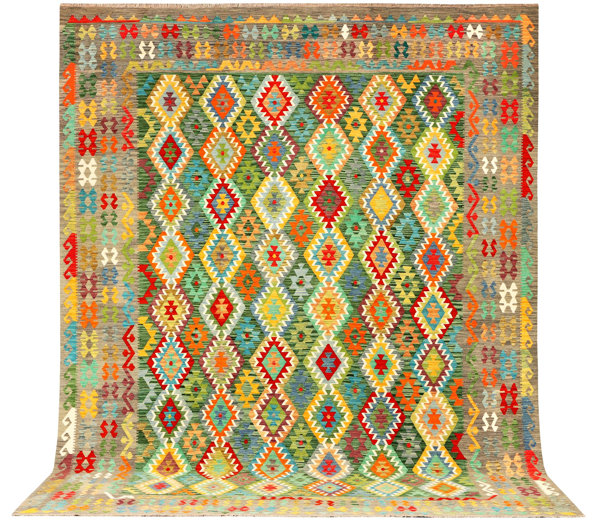 A Kilim carpet, c. 403 x 305 cm.