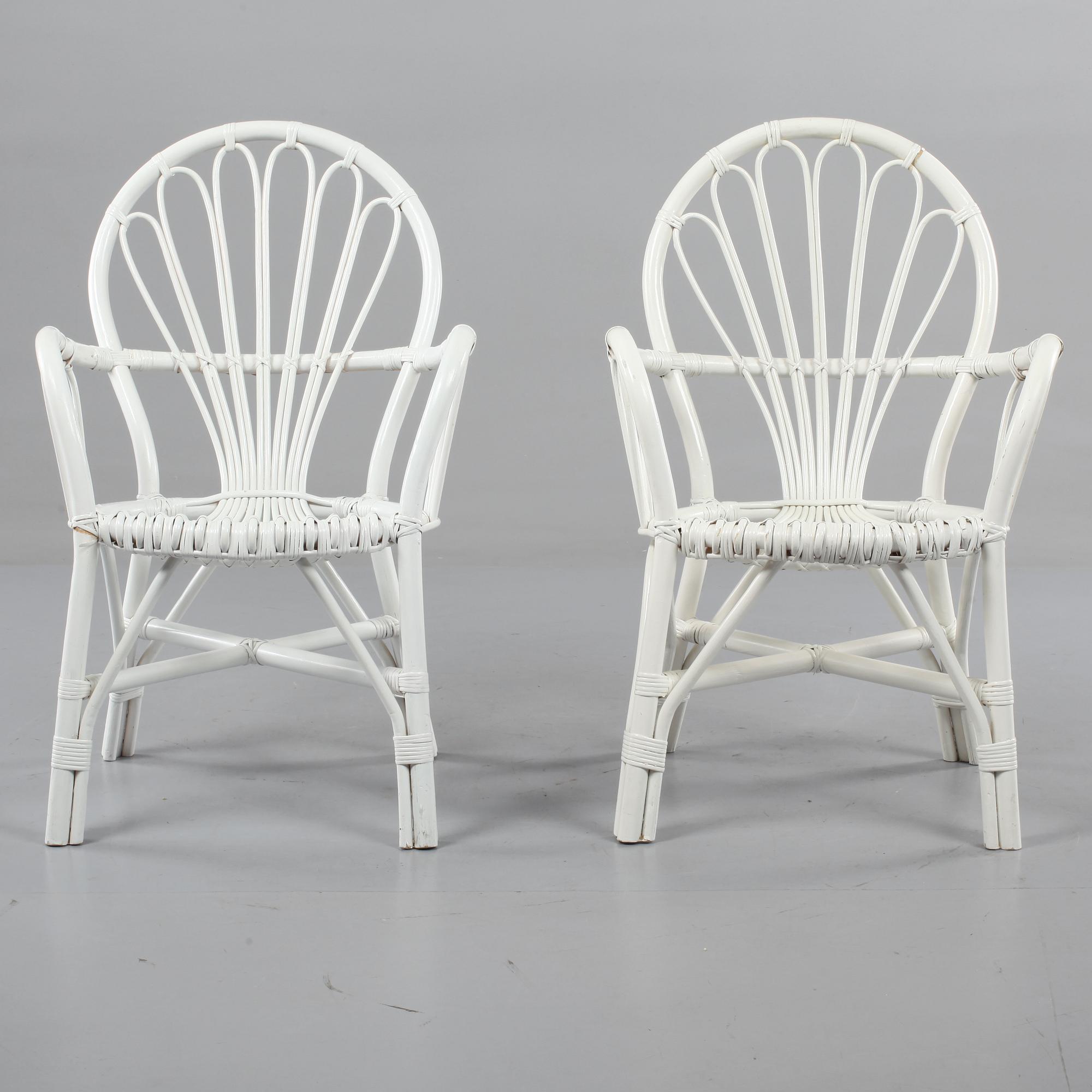 KORGSTOLAR, ett par, 1900-talets andra hälft.