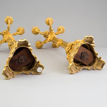 KANDELABRAR, ett par, förgylld brons, senempire, ca 1840.