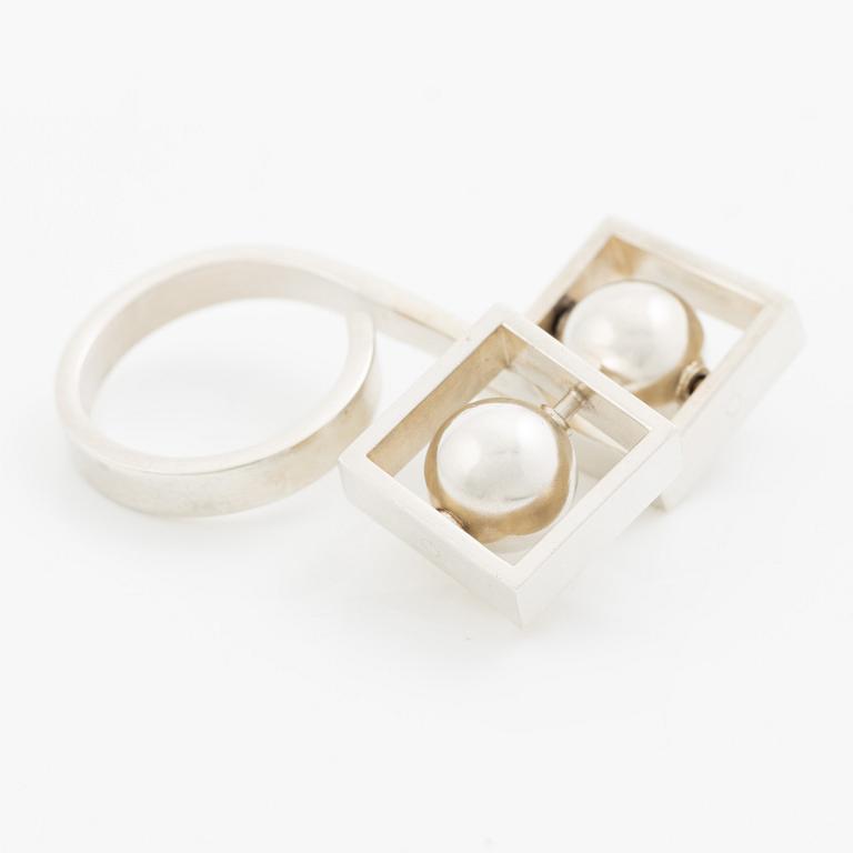 Bent Knudsen, ring, silver med rörliga kulor. Ca 1960-tal.