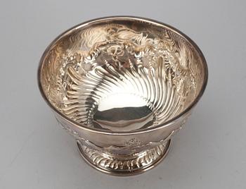 SKÅL, silver, James Deakin & Sons, Sheffield, England 1899. Vikt ca 329 g.