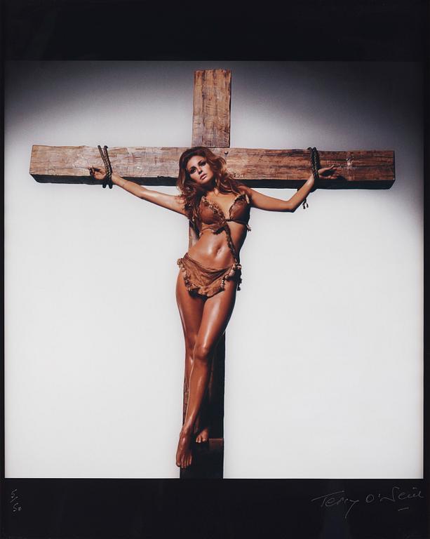 Terry O'Neill, "Raquel Welch on the Cross, Los Angeles", 1970.