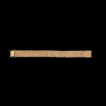 92. A gold bracelet. 18k gold. Weight 103 g.
